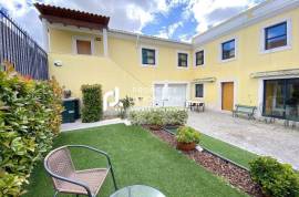 5 Bed Lisbon Villa 364 Sqm Property With 108 Sqm Garden And Garage