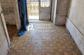 Building In Baixa, Rua Da Prata Lisbon In Need Of Renovation Building In Baixa, Rua Da Prata Lisbon In Need Of Renovation