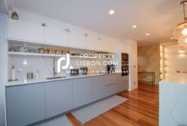 Extraordinary 2-bedroom Penthouse With Unique Tagus River View