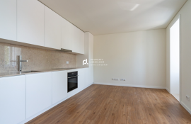 Four New Studios 3 With Balconies By The River In Lisbon