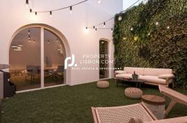 Fully Renovated 1+1 bed Garden Apartment With 142,82 m2 Rental Guarantee Of 5,00% Per Annum