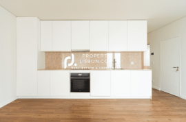 New T0+1 With Large Garden Lisbon Riverside