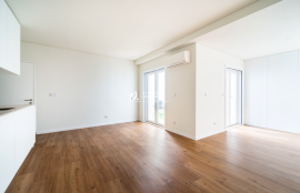 New T0+1 With Large Garden Lisbon Riverside