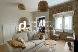 Principe Real T2 With Al License In Lisbon - Stunning Renovation