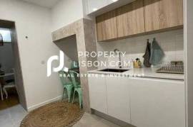 Principe Real T2 With Al License In Lisbon - Stunning Renovation