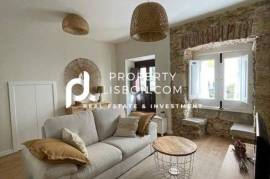 Principe Real T2 With Al License In Lisbon - Stunning Renovation