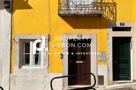 Principe Real T2 With Al License In Lisbon - Stunning Renovation