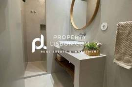 Principe Real T2 With Al License In Lisbon - Stunning Renovation