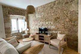 Principe Real T2 With Al License In Lisbon - Stunning Renovation