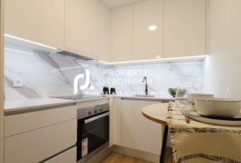 Renovated 2 Bed 80 Sqm Just 380k On Tram 28 Route