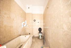 T2 Duplex Penthouse With Large Terrace For Renovation In Lisbon