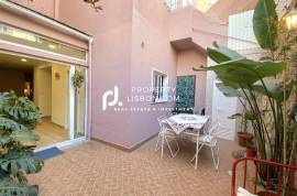 T2 Renovated 105 Sqm Lisbon Patio Garden Apartment Furnished
