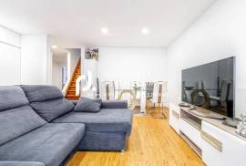 T3 Duplex Renovated In Sintra Attic Conversion And Balcony