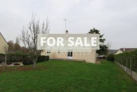 Detached House with Garden in Nice Location