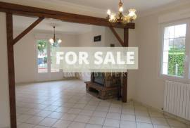 Detached House with Garden in Nice Location