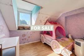 Detached House with Character and Landscaped Garden