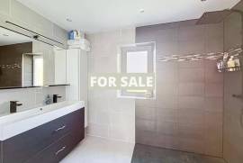 Detached House with Character and Landscaped Garden