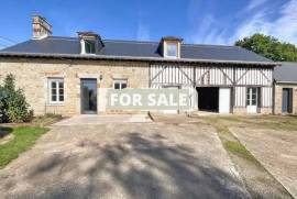 Detached House with Character and Landscaped Garden