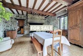 Detached Country House with Landscaped Gardens Detached Country House with Landscaped Gardens