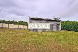 Detached Country House with Landscaped Gardens Detached Country House with Landscaped Gardens