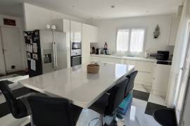 Recently Built Villa with Lovely Pool in Gardens