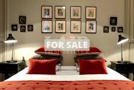 Stunning Mansion House with Landscaped Garden