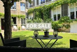 Stunning Mansion House with Landscaped Garden