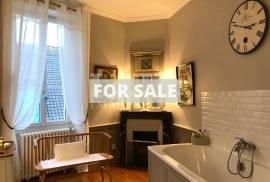 Stunning Mansion House with Landscaped Garden