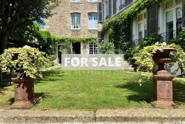 Stunning Mansion House with Landscaped Garden