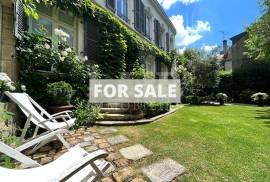 Stunning Mansion House with Landscaped Garden