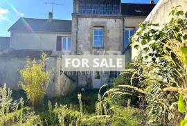 Town House with Nice Garden
