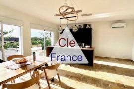 Detached Villa with Annexe Apartment with Garden