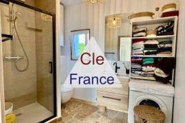 Detached Villa with Annexe Apartment with Garden