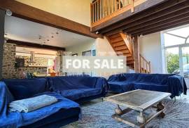 Country House with Panoramic Views