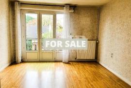 Lovely Town House with Outbuilding in Landscaped Garden