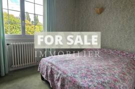 Detached House with Basement and Garden