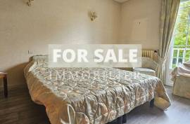 Detached House with Basement and Garden