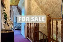 Detached Country House with Mature Garden Detached Country House with Mature Garden