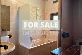 Detached Country House with Mature Garden Detached Country House with Mature Garden