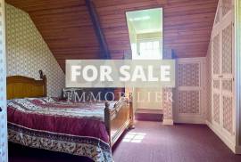 Detached Country House with Mature Garden Detached Country House with Mature Garden