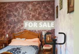 Traditional House with Garden