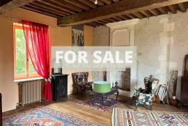 Detached Country House with Outbuilding