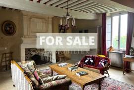 Detached Country House with Outbuilding