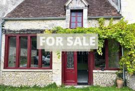 Detached Country House with Outbuilding