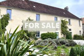 Detached Country House with Outbuilding