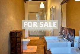 Detached Country House with Outbuilding