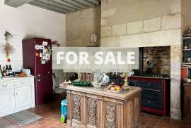 Detached Country House with Outbuilding