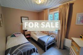 Detached House with Landscaped Garden