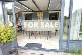 Detached House with Landscaped Garden