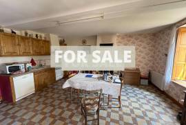 Detached Country House with Outbuilding